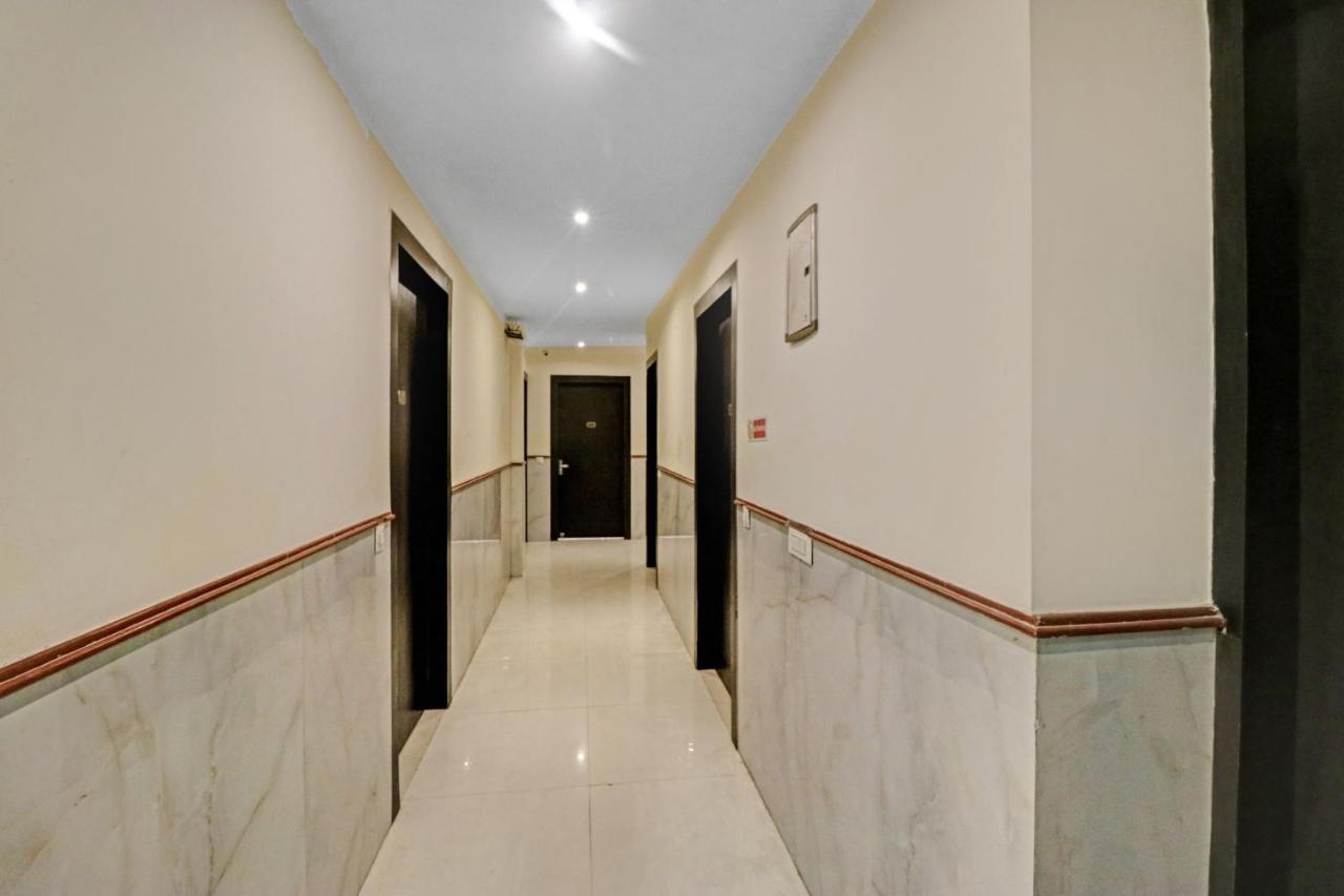 Oyo 23368 Boutique Hotel Paragon New Delhi Bagian luar foto