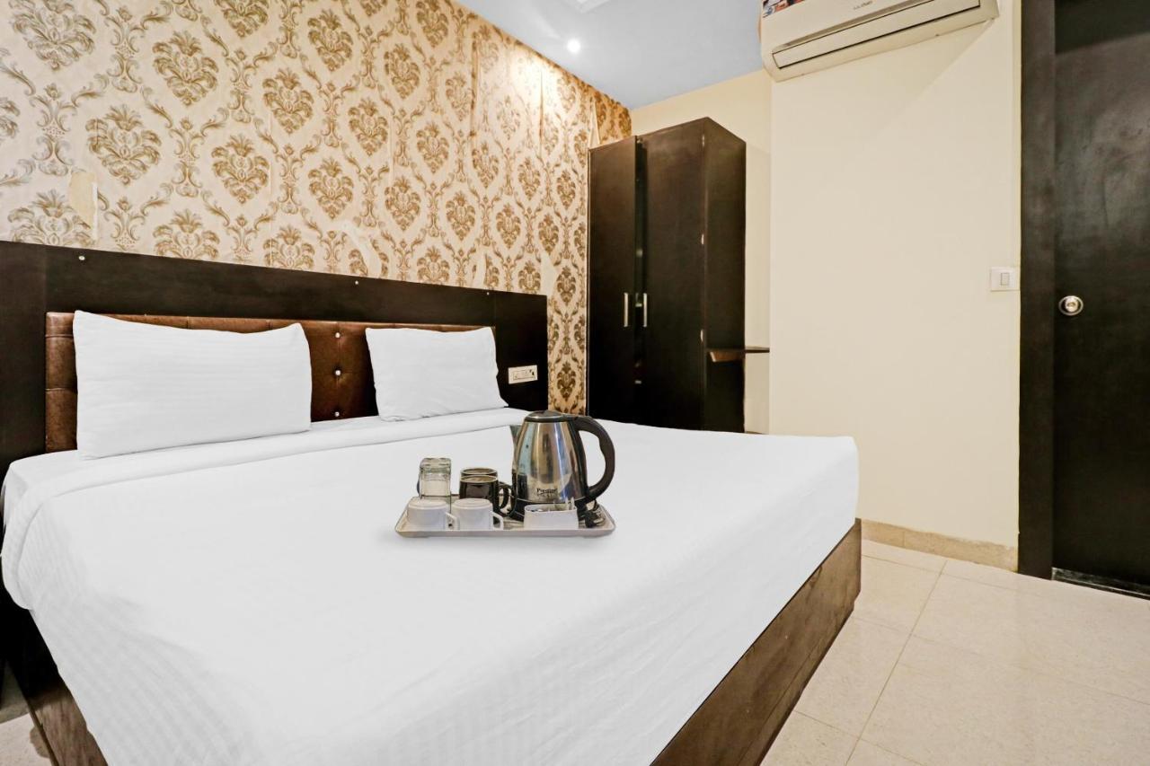 Oyo 23368 Boutique Hotel Paragon New Delhi Bagian luar foto