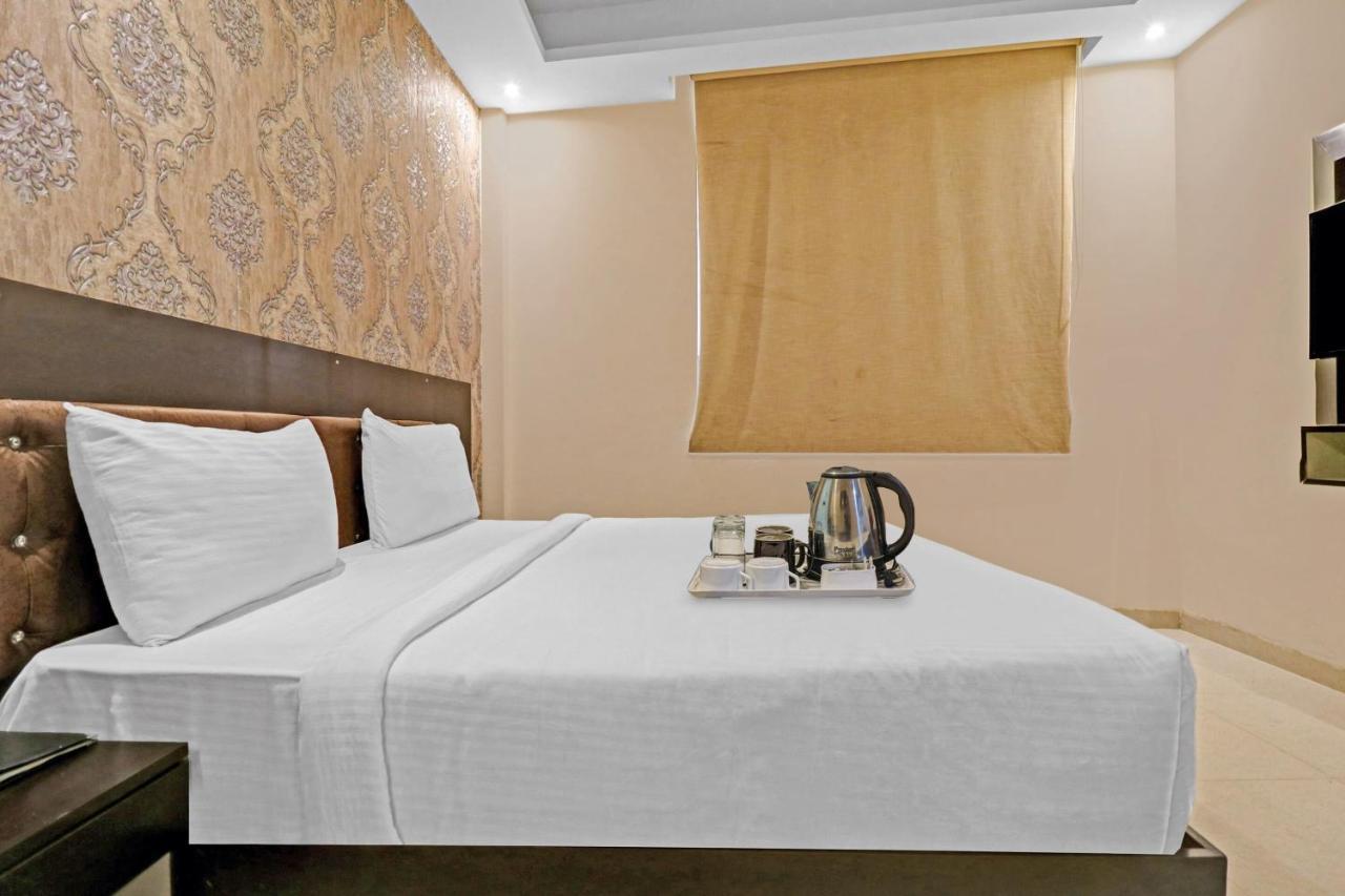 Oyo 23368 Boutique Hotel Paragon New Delhi Bagian luar foto