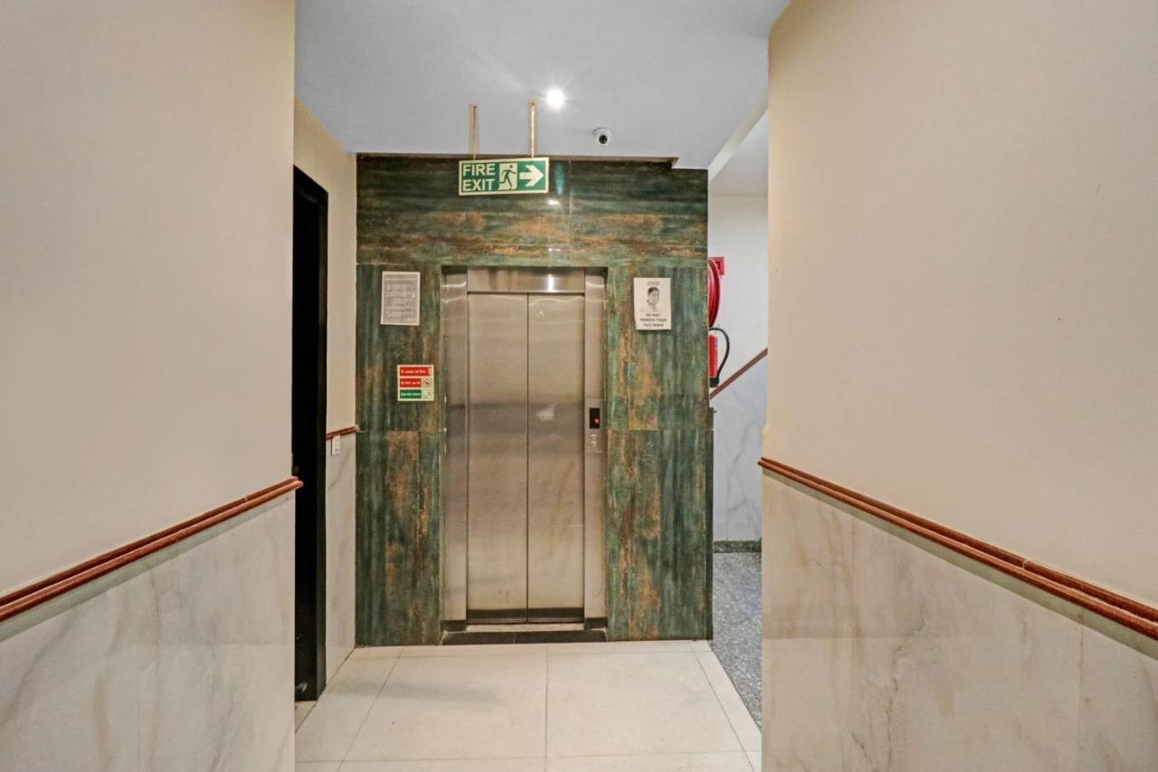 Oyo 23368 Boutique Hotel Paragon New Delhi Bagian luar foto