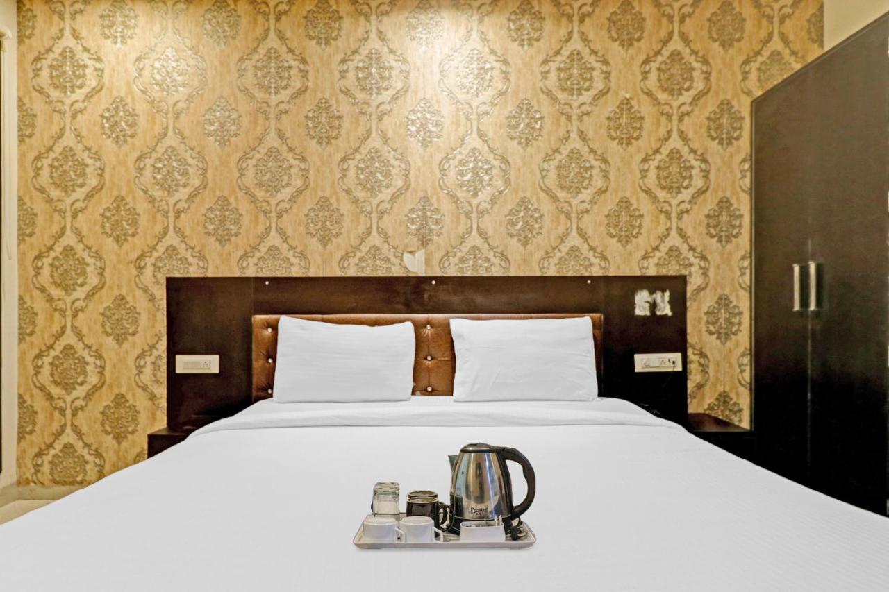 Oyo 23368 Boutique Hotel Paragon New Delhi Bagian luar foto