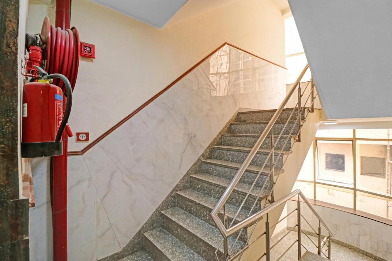Oyo 23368 Boutique Hotel Paragon New Delhi Bagian luar foto