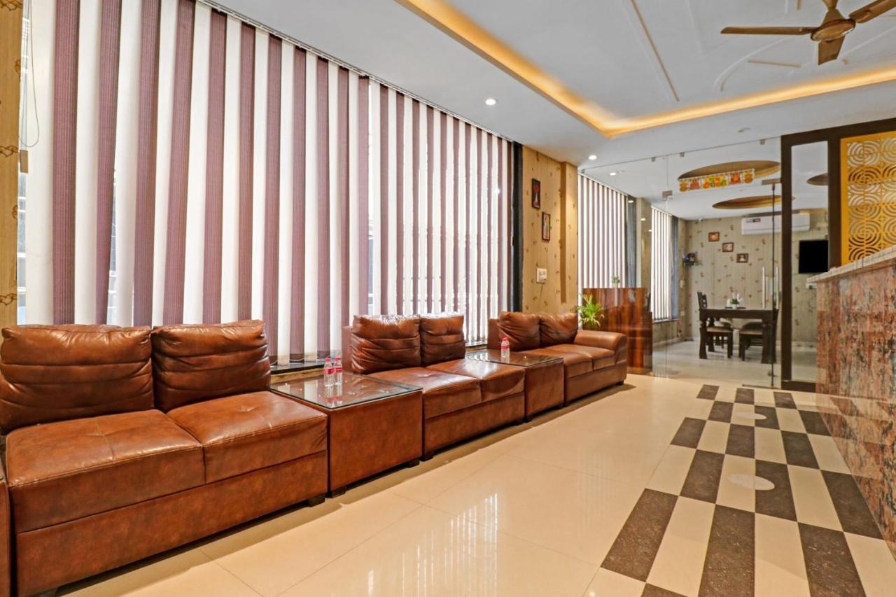 Oyo 23368 Boutique Hotel Paragon New Delhi Bagian luar foto