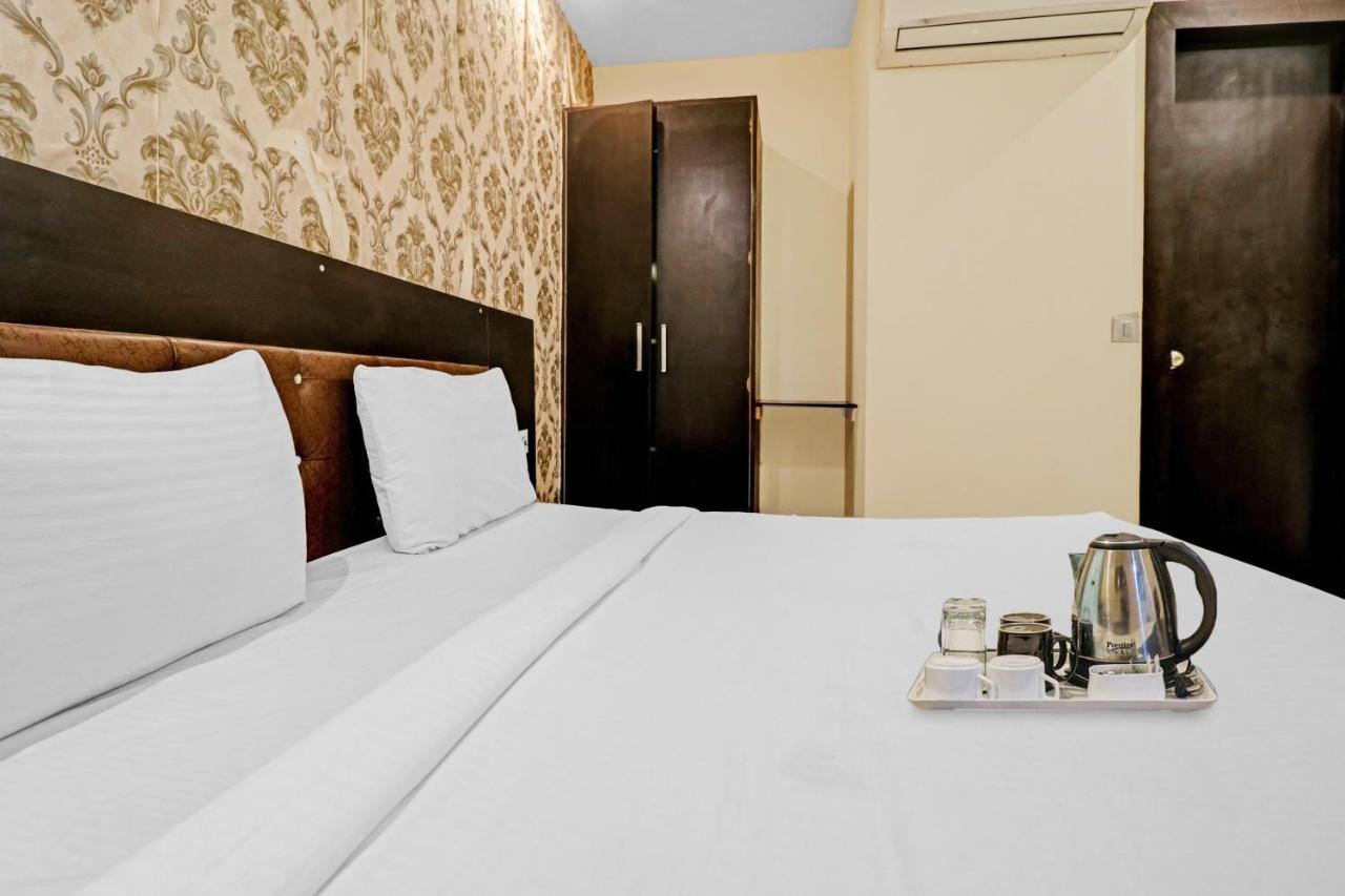 Oyo 23368 Boutique Hotel Paragon New Delhi Bagian luar foto