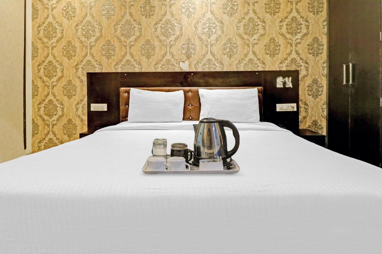 Oyo 23368 Boutique Hotel Paragon New Delhi Bagian luar foto