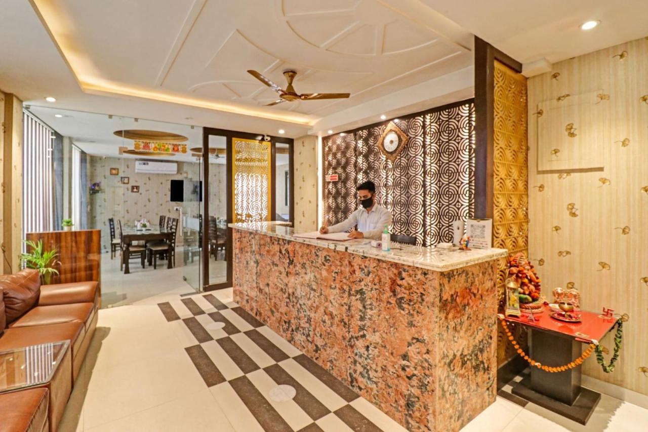 Oyo 23368 Boutique Hotel Paragon New Delhi Bagian luar foto