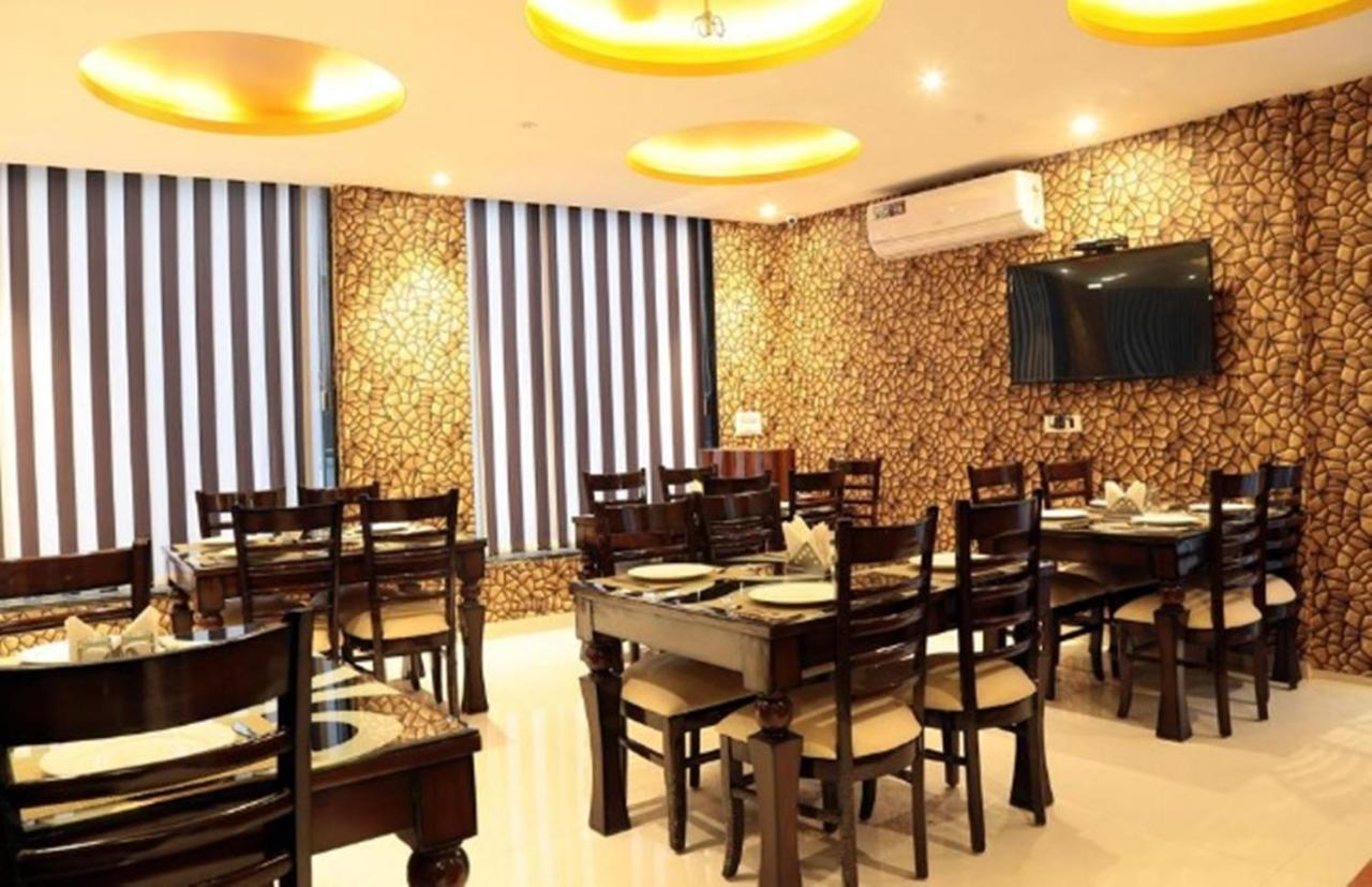 Oyo 23368 Boutique Hotel Paragon New Delhi Bagian luar foto